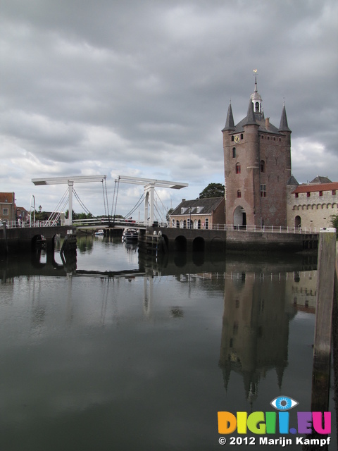 SX24463 Bridge and tower in Zierikzee